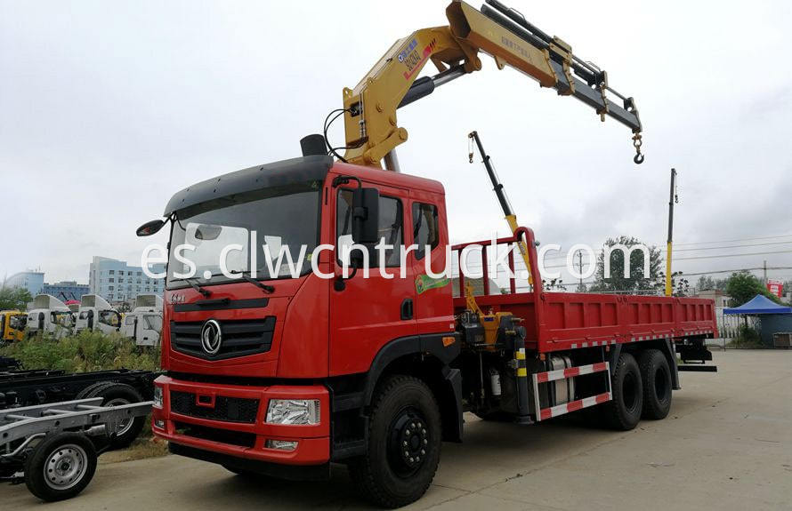 knuckle boom crane on truck chassis